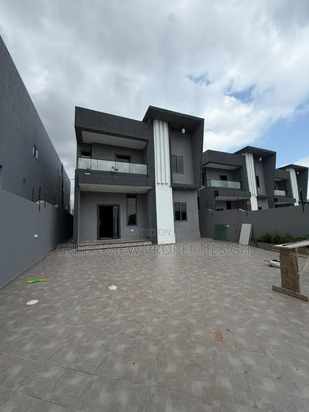 4bdrm Duplex in East Legon for sale · Photo 1