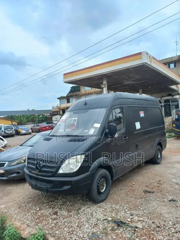 Mercedes-Benz Sprinter 2013 Black