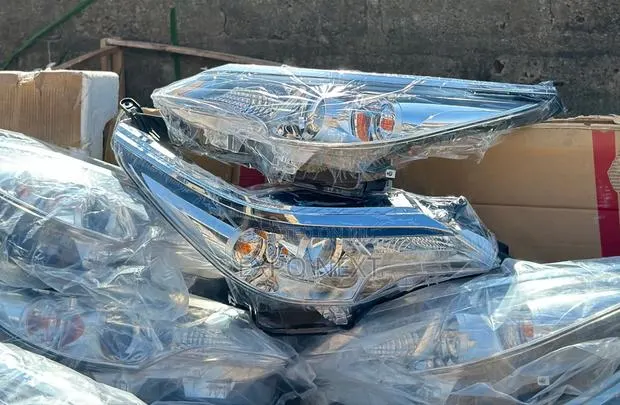 Toyota Fortuner (2016–2020) Headlights Halogen · Photo 1