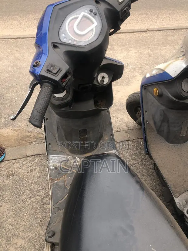 Yamaha 2025 Blue · Photo 1