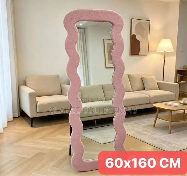 Wavy Full Length Fabric Mirror · Photo 1