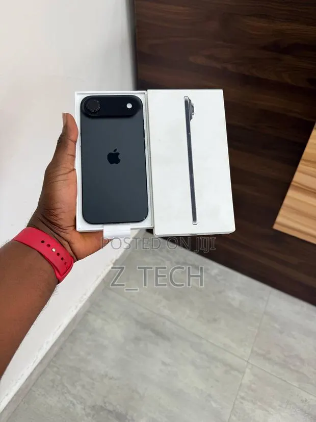 New Apple iPhone Air 256 GB Black · Photo 1