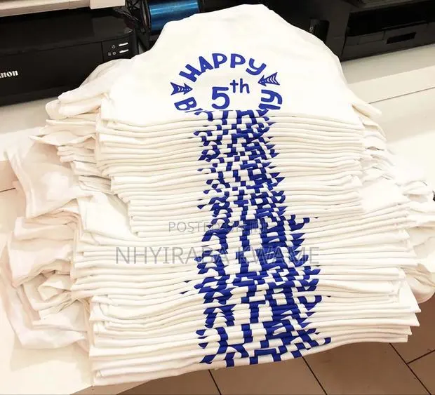 T-Shirt/Embroidery Printing · Photo 1