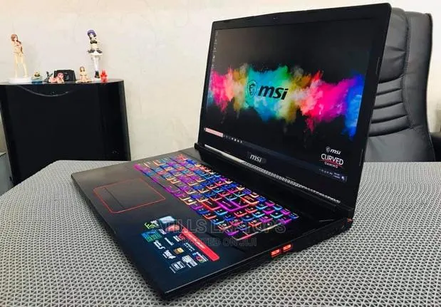 Laptop MSI GE73VR 7RF Raider 16GB Intel Core I7 SSHD+SSD 2T · Photo 1