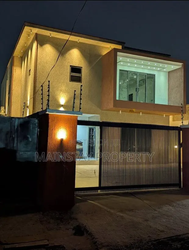4bdrm House in Lake Side Estate for sale · Photo 1
