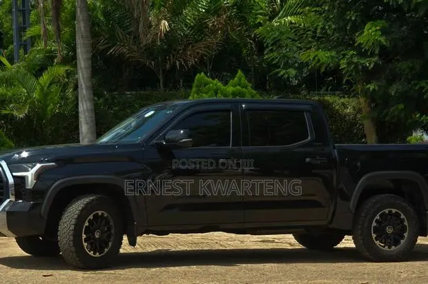 Toyota Tundra 2024 Black · Photo 1