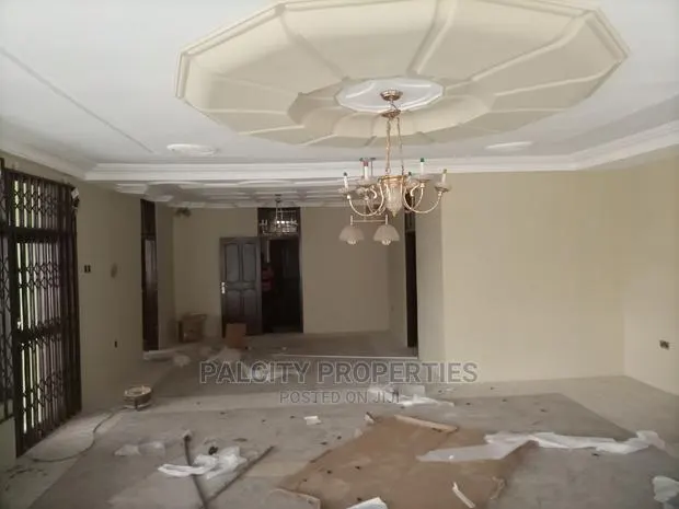 6bdrm House in Paraku Estate, Kumasi Metropolitan for Rent · Photo 1