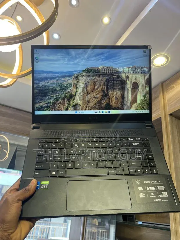 Laptop MSI GS66 Stealth 11UH 16GB Intel Core i7 SSD 512GB · Photo 1