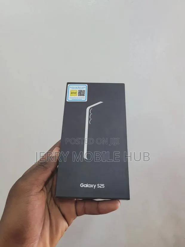 New Samsung Galaxy S25 128 GB Black · Photo 1