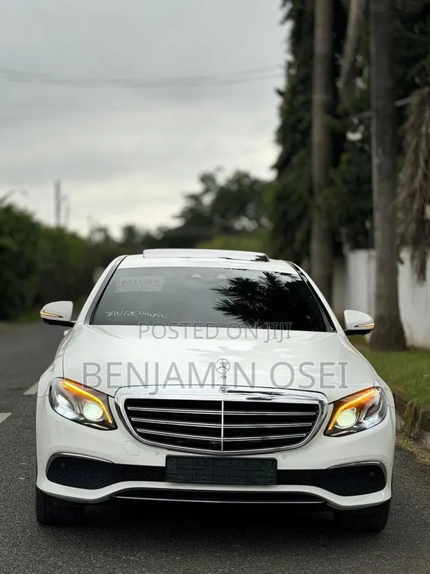 Mercedes-Benz E300 2019 White · Photo 1