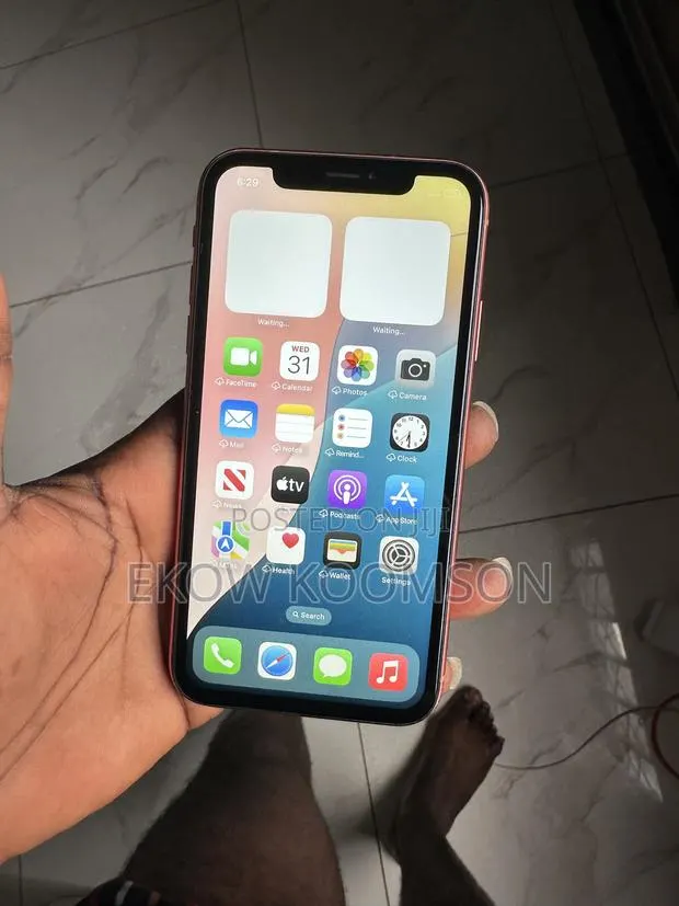 Apple iPhone XR 64 GB Orange · Photo 1