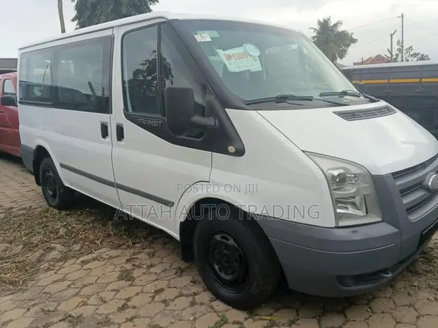 Ford Transit 2010 Silver · Photo 1