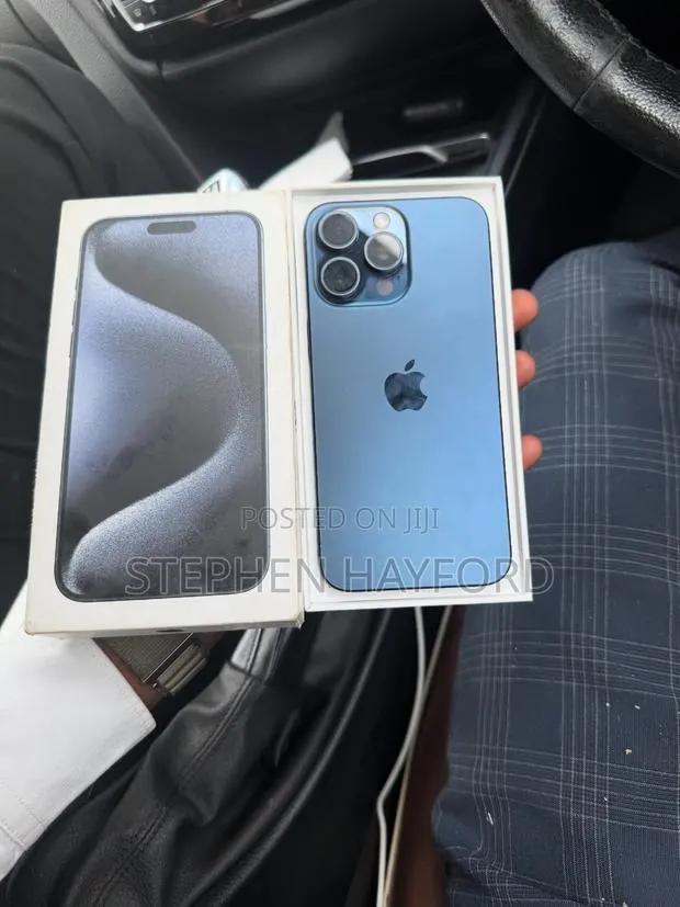 Apple iPhone 16 Pro Max 256 GB Blue · Photo 1