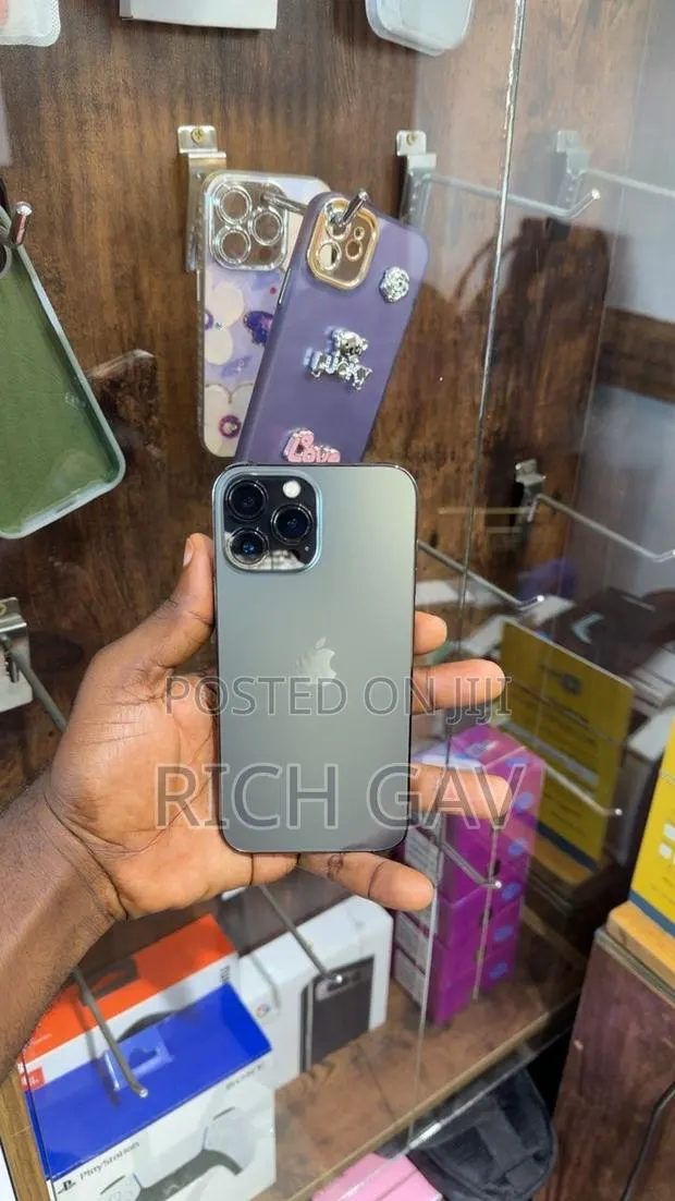 Apple iPhone 13 Pro Max 256 GB Black · Photo 1