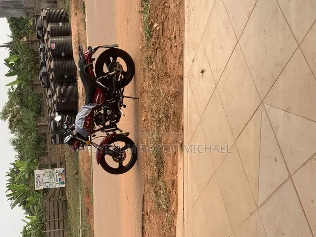 Motorcycle 2025 · Photo 1