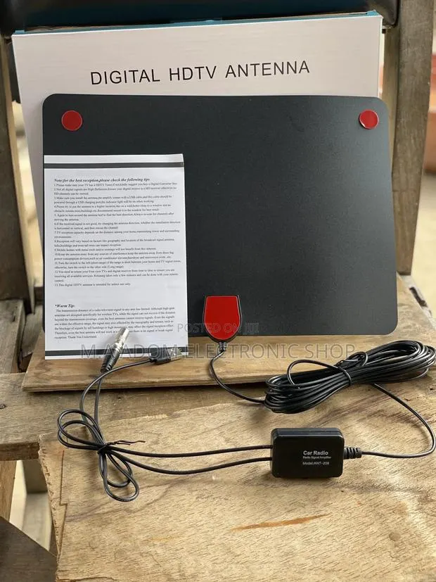 This Indoor Antenna Comes With a Strong Signal Booster · Photo 1