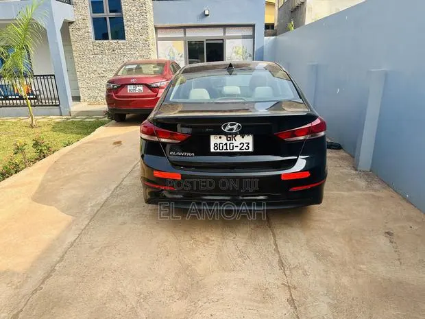 Hyundai Elantra Limited Sedan FWD (2.0L 4cyl 6A) 2017 Black · Photo 1