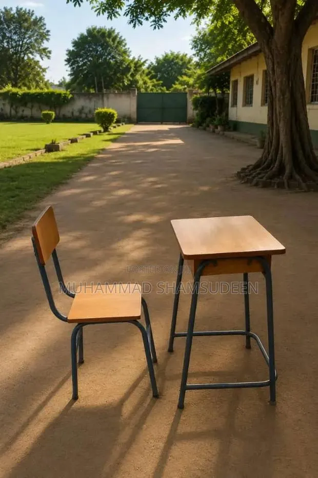 Chairs and Tables · Photo 1