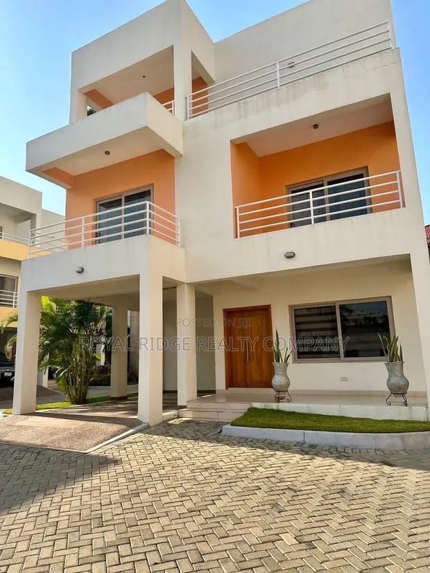 Furnished 5bdrm Townhouse / Terrace for rent · Photo 1
