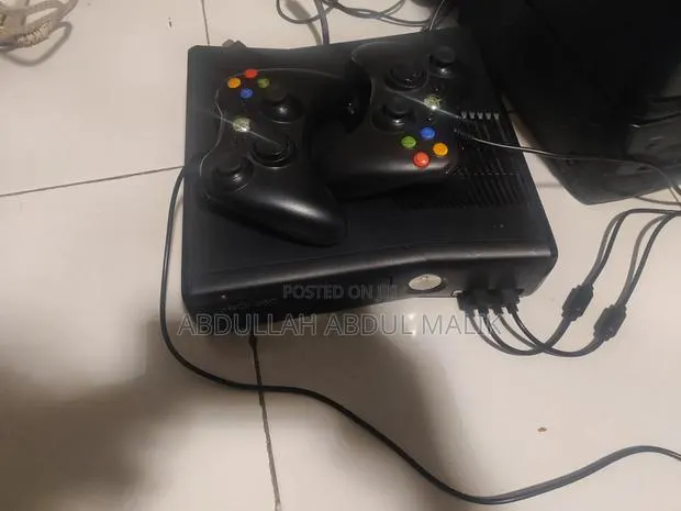 Xbox 360 With 14 Games · Photo 1