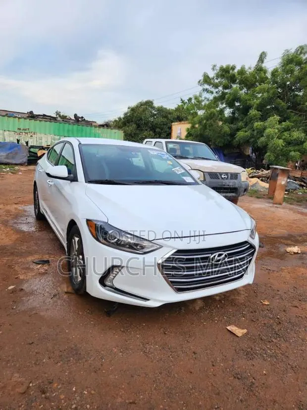 Hyundai Elantra Limited 2018 White · Photo 1