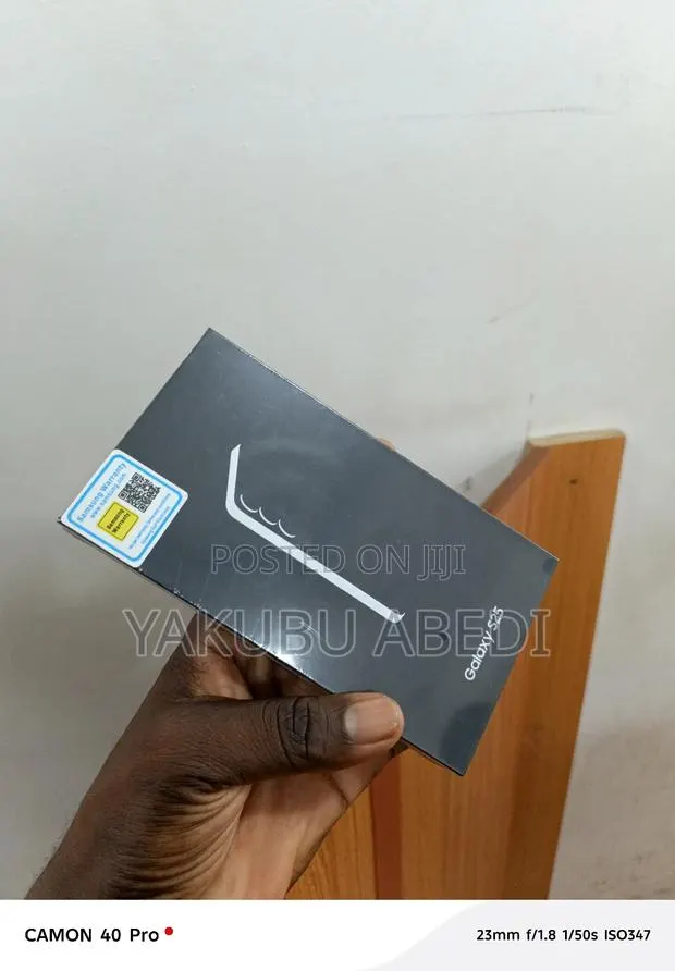 New Samsung Galaxy S25 256 GB Gray · Photo 1