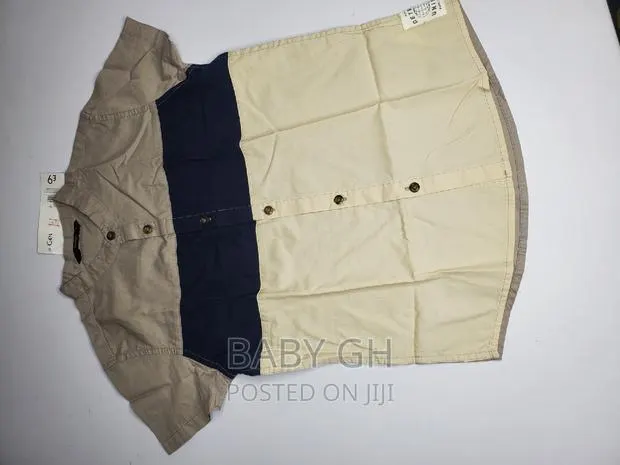 Gray Short Sleeve Colourblock Shirt · Photo 1
