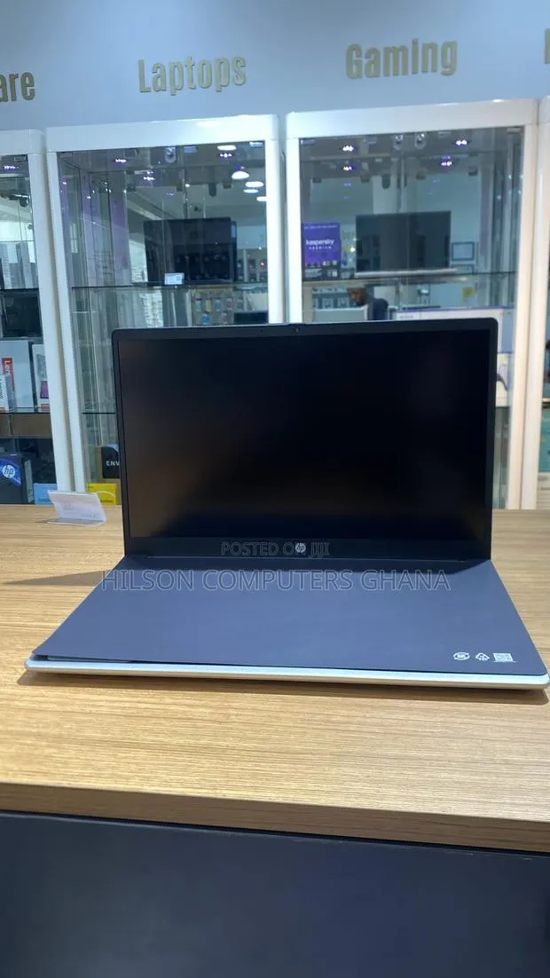 New Laptop HP 8GB Intel Core i3 SSD 256GB · Photo 1