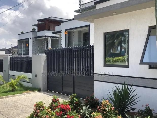 5bdrm House in Multi-Choice, Abelemkpe for sale