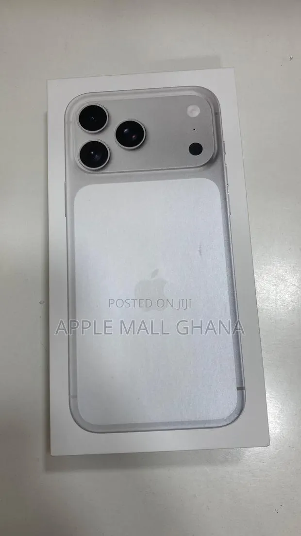 New Apple iPhone 17 Pro Max 256 GB Silver · Photo 1