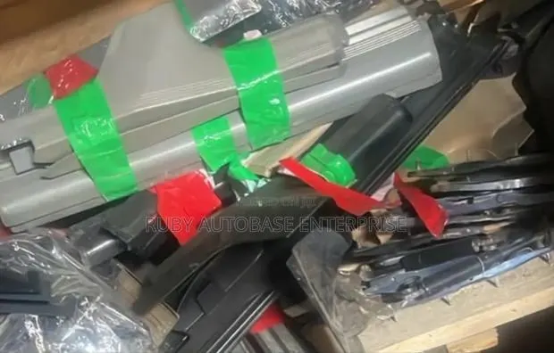 Mercedes-Benz C-Class Side Steps Pair · Photo 1