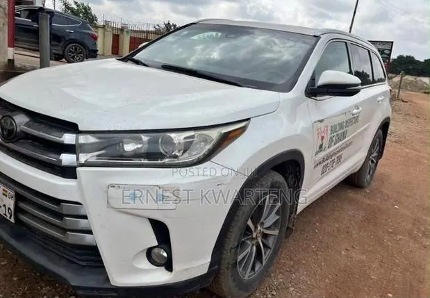 Toyota Highlander 2018 White · Photo 1