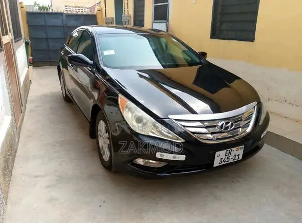 Hyundai Sonata Limited 2.0T Sedan (2.0L 4cyl 6A) 2013 Black · Photo 1
