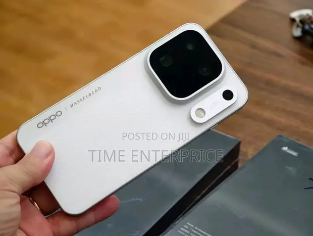New Oppo Find X9 Ultra 512 GB Silver · Photo 1