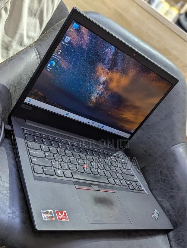 Laptop Lenovo 16GB AMD Ryzen 5 SSD 256GB · Photo 1