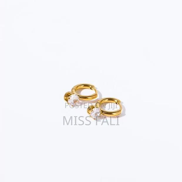 Solitaire Gold Huggies · Photo 3