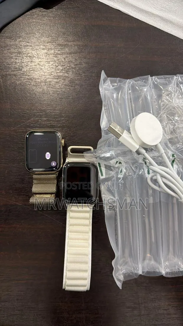 Apple Watch Series 6 44mm Stainless Steel · Photo 1
