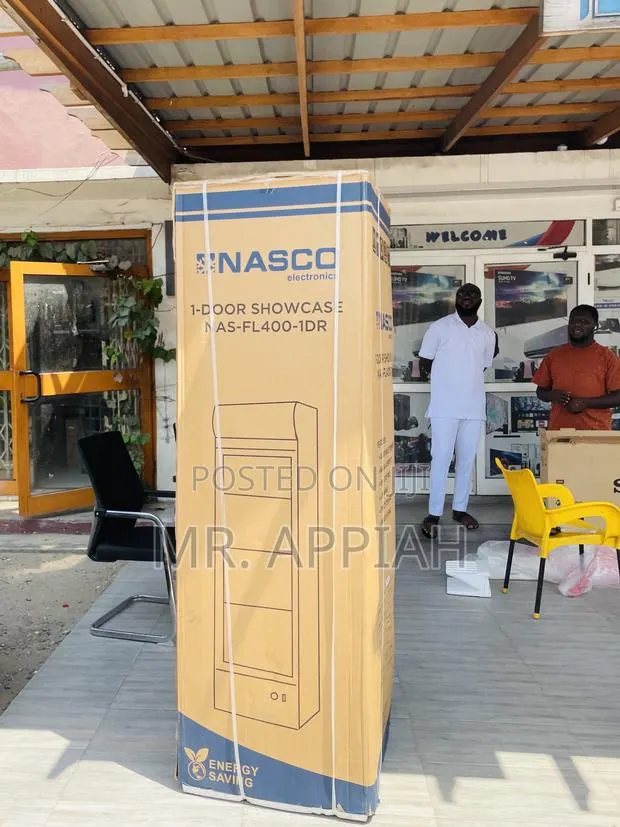 Singles Door Nasco Nas-400-1dr Beverage Cooler(White) · Photo 1