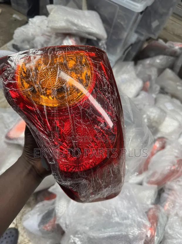 Toyota Corolla Taillight 2009 2010 · Photo 1