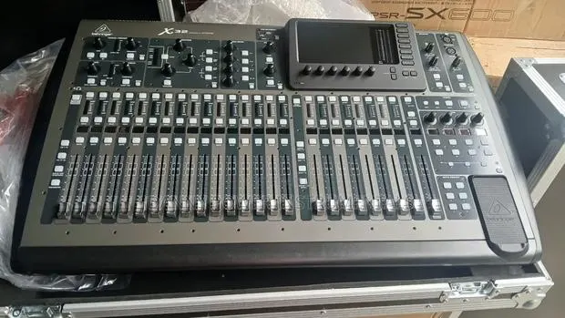 Behringer X32 Digital Board