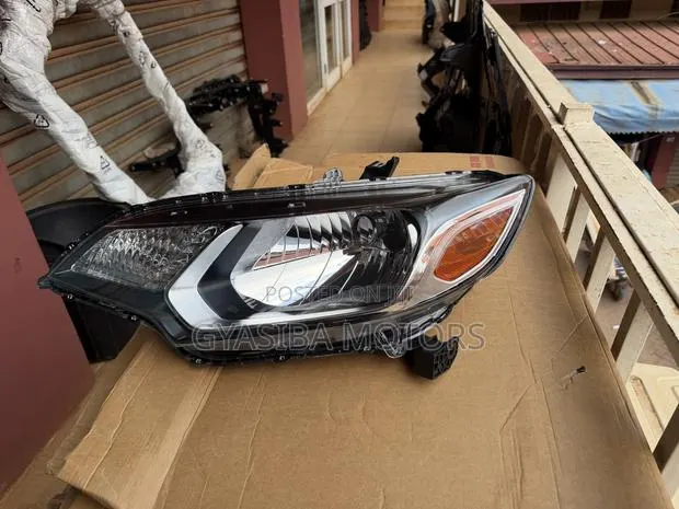 Honda Fit 2015 - 2020 Headlight · Photo 1