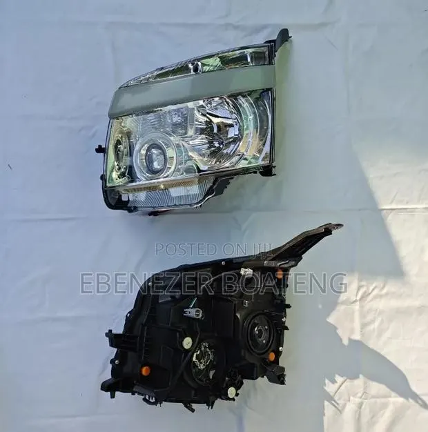 Toyota Voxy Headlight Home Use 2013 Model Right Sade · Photo 1
