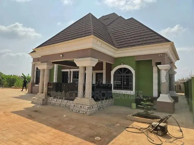 Furnished 4bdrm Mansion in Atonsu Esereso, Kumasi Metropolitan for sale · Photo 1