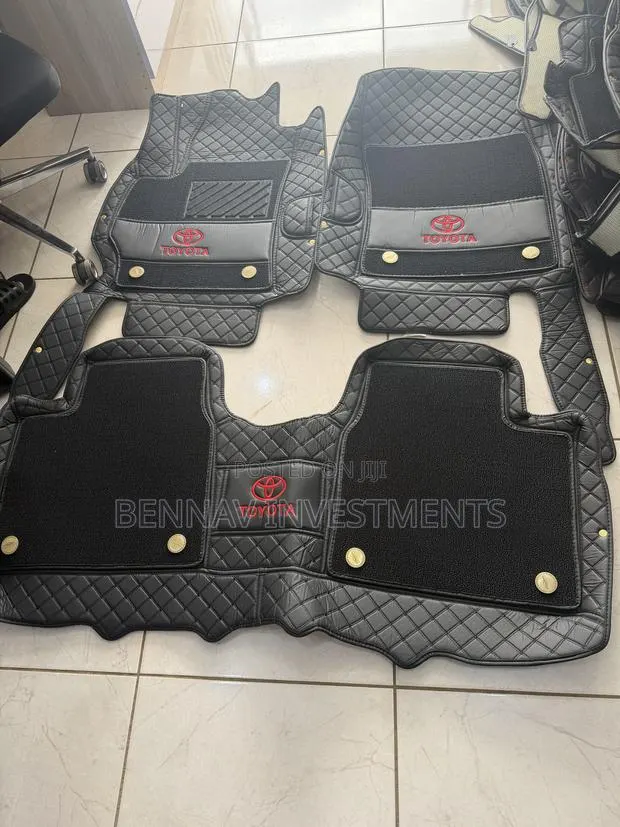 Toyota Corolla 2014 to 2019 5D Premium Leather Floor Mat/Carpet · Photo 1