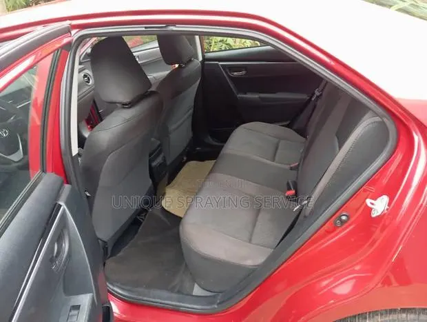 Toyota Corolla 2017 Red · Photo 1