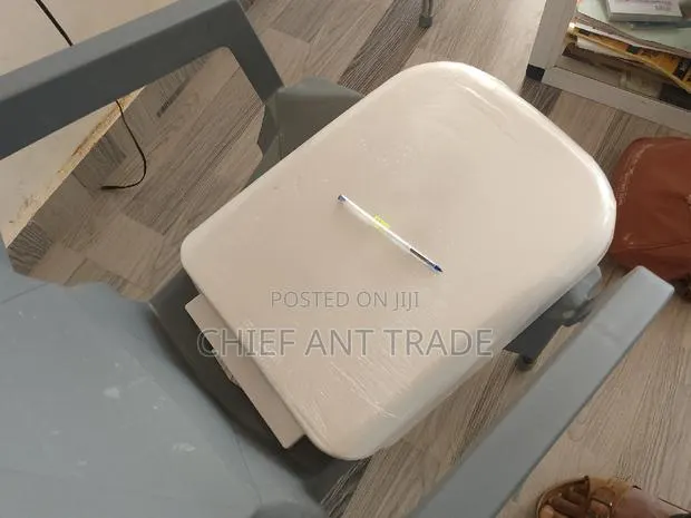 Toilet Seat Cover. Wc. 119 · Photo 1