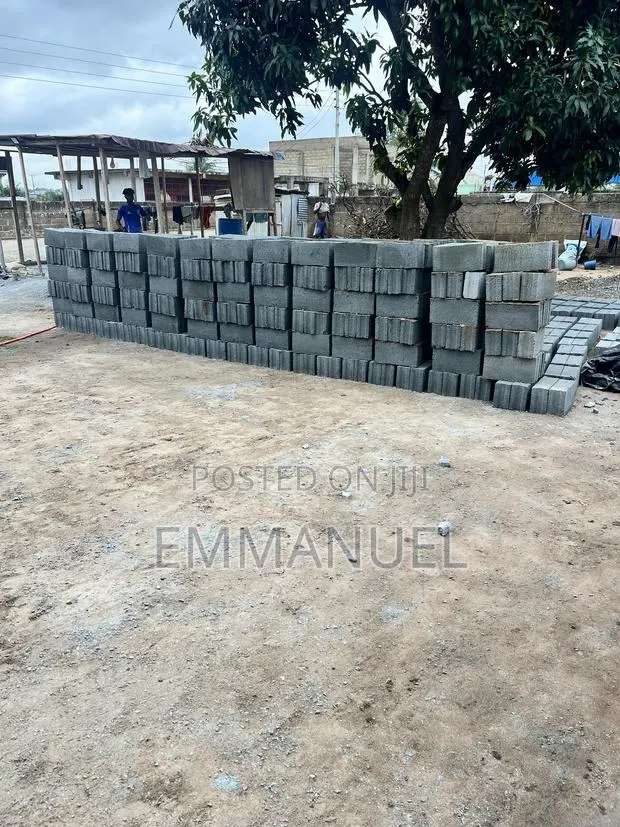 Strong 5” Cement Blocks for Building · Photo 1