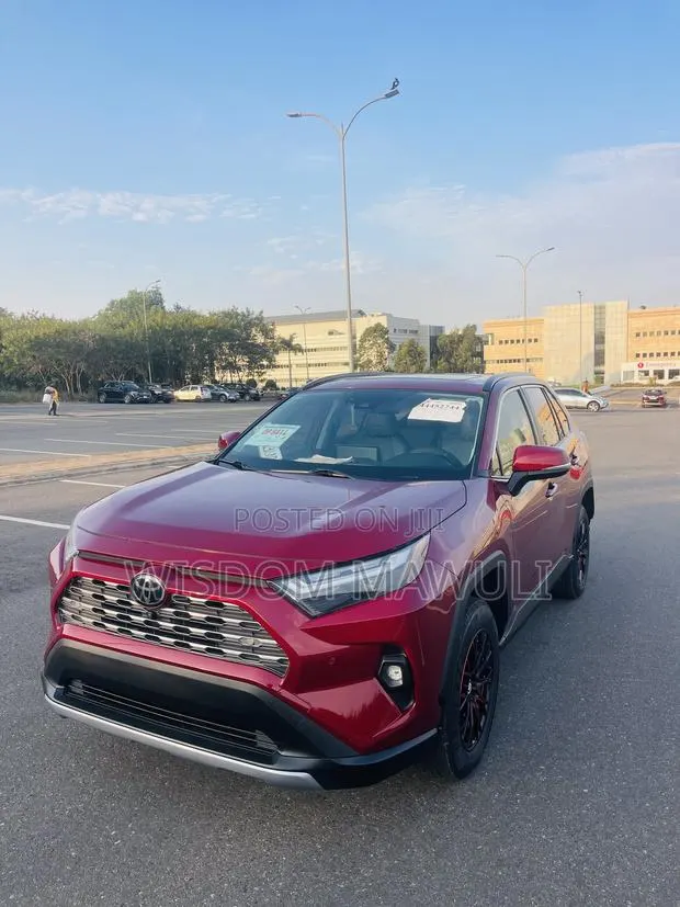Toyota RAV4 2022 Red · Photo 1
