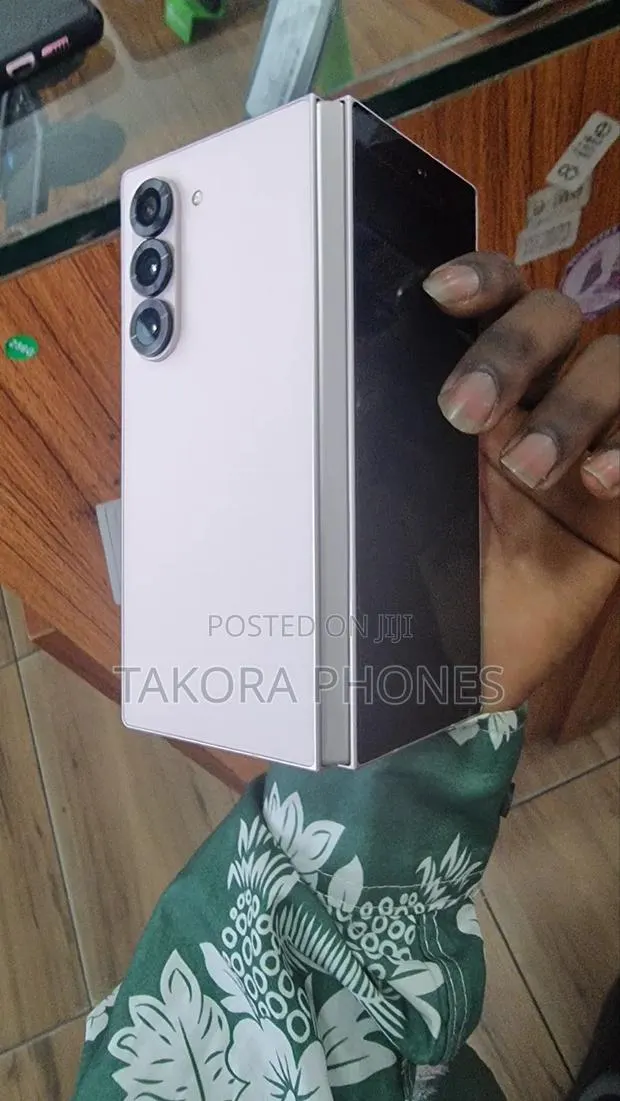 New Samsung Galaxy Z Fold6 256 GB Pink · Photo 1
