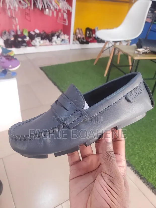 Kids Loafers Size 30 · Photo 1